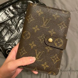 Louis Vuiton Papier Zip Monogram Wallet